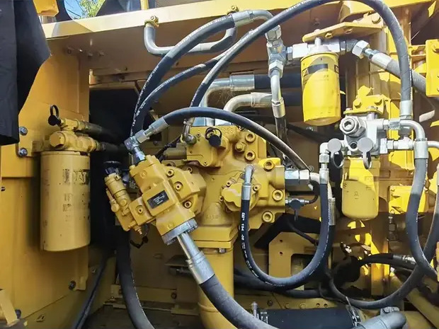 Гусеничный экскаватор 2022 Caterpillar 330D: фото 8