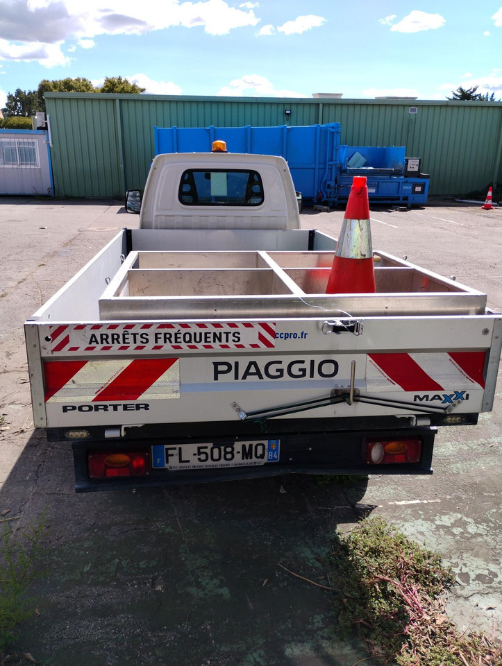 PIAGGIO PORTER 2 PLACES AVEC PLATEAU GENRE CTTE / DISPONIBL - Малотоннажный бортовой грузовик: фото 3 PIAGGIO PORTER 2 PLACES AVEC PLATEAU GENRE CTTE / DISPONIBL - Малотоннажный бортовой грузовик: фото 3
