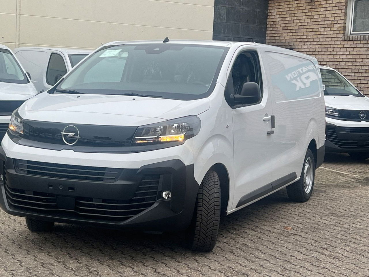 Opel Vivaro L3H1 144 PS Schalter Allwetter AHK Rückfa - Цельнометаллический фургон: фото 2 Opel Vivaro L3H1 144 PS Schalter Allwetter AHK Rückfa - Цельнометаллический фургон: фото 2