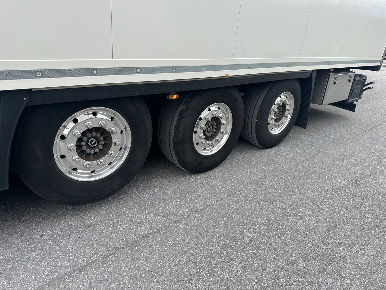 Krone SDR 27 Vector 1550 Doppelstock/Blumenbreit - Полуприцеп-фургон: фото 5 Krone SDR 27 Vector 1550 Doppelstock/Blumenbreit - Полуприцеп-фургон: фото 5