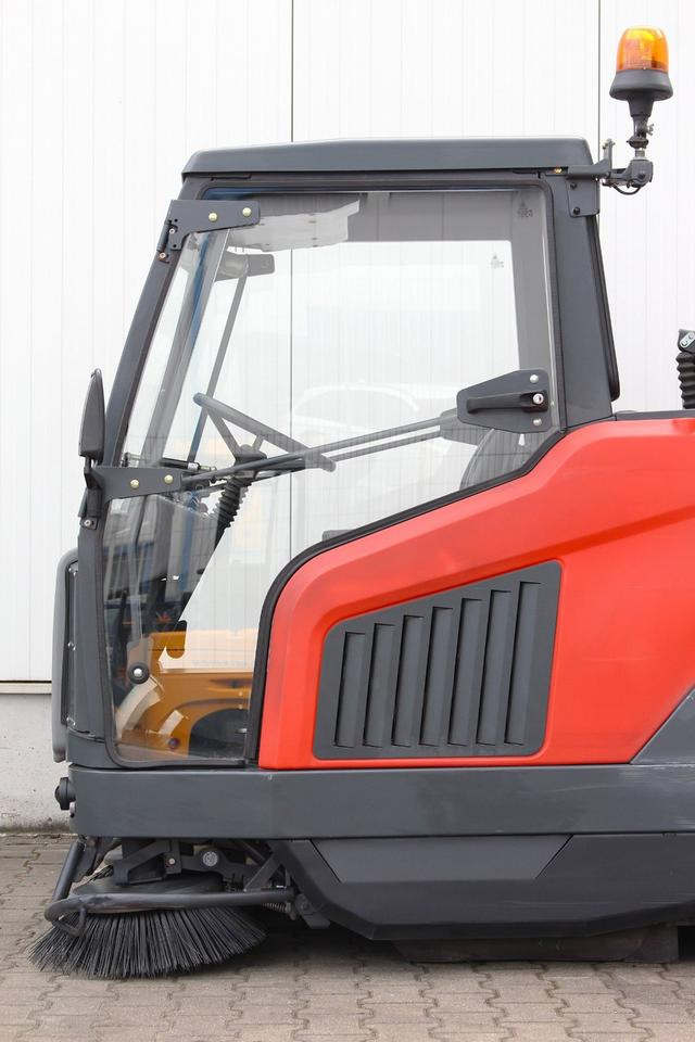 Hako Sweepmaster D1500RH Diesel UVV✅ - Промышленная подметальная машина: фото 5 Hako Sweepmaster D1500RH Diesel UVV✅ - Промышленная подметальная машина: фото 5