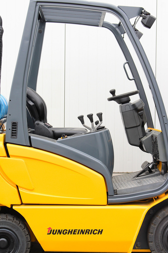 Газовый погрузчик JUNGHEINRICH TFG316s Triplex 4,5m UVV: фото 24 Газовый погрузчик JUNGHEINRICH TFG316s Triplex 4,5m UVV: фото 24