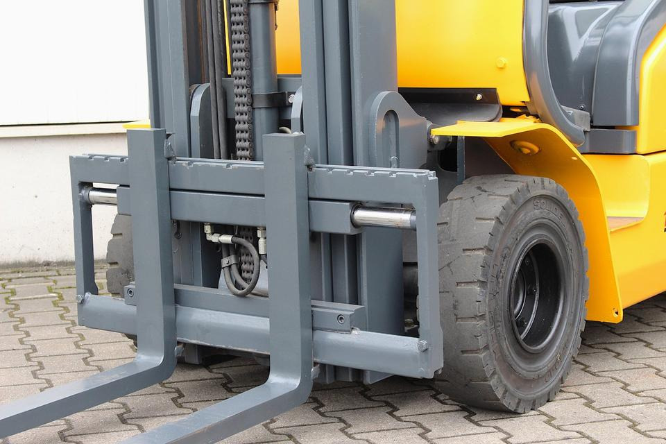 Газовый погрузчик JUNGHEINRICH TFG316s Triplex 4,5m UVV: фото 10 Газовый погрузчик JUNGHEINRICH TFG316s Triplex 4,5m UVV: фото 10