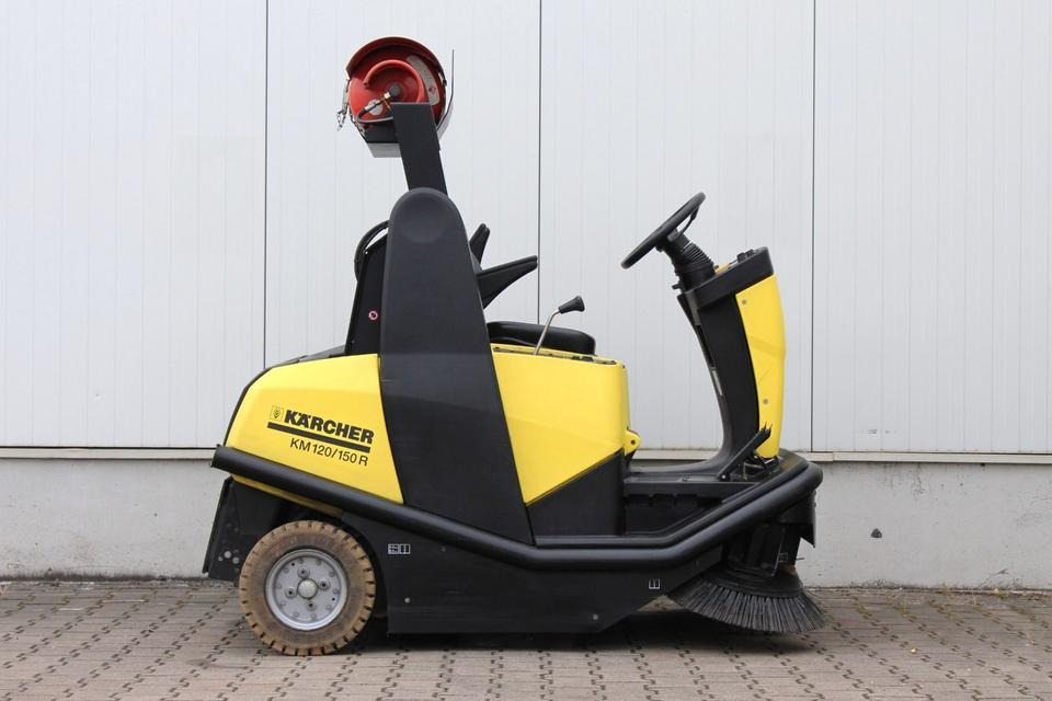 Kärcher KM120/150R LPG Aufsitz- Kehrsaugmaschine Kehrmaschine Gas - Промышленная подметальная машина: фото 2 Kärcher KM120/150R LPG Aufsitz- Kehrsaugmaschine Kehrmaschine Gas - Промышленная подметальная машина: фото 2