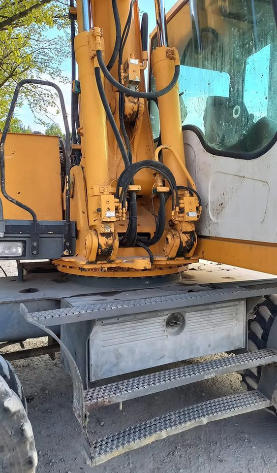 Liebherr A316 - Колёсный экскаватор: фото 4 Liebherr A316 - Колёсный экскаватор: фото 4