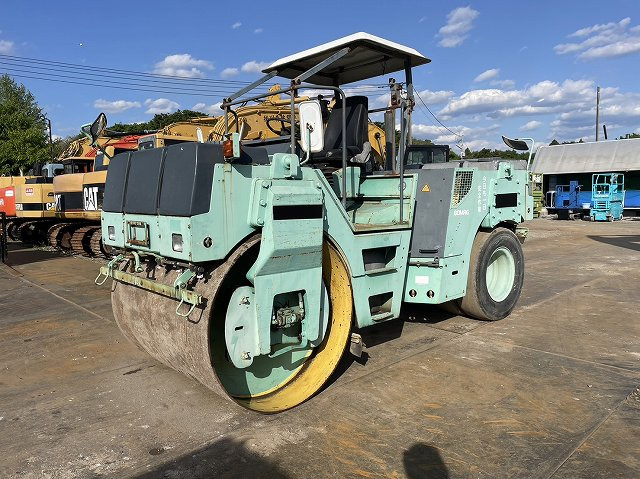BOMAG BW144AC-2 - Комбинированный каток: фото 1 BOMAG BW144AC-2 - Комбинированный каток: фото 1