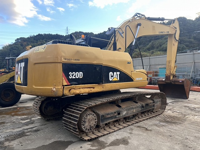CAT 320D-E - Гусеничный экскаватор: фото 3 CAT 320D-E - Гусеничный экскаватор: фото 3
