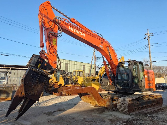 HITACHI ZX225USRLCMH-5B - Гусеничный экскаватор: фото 1 HITACHI ZX225USRLCMH-5B - Гусеничный экскаватор: фото 1