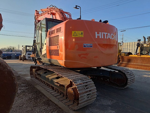 HITACHI ZX225USRLCMH-5B - Гусеничный экскаватор: фото 3 HITACHI ZX225USRLCMH-5B - Гусеничный экскаватор: фото 3