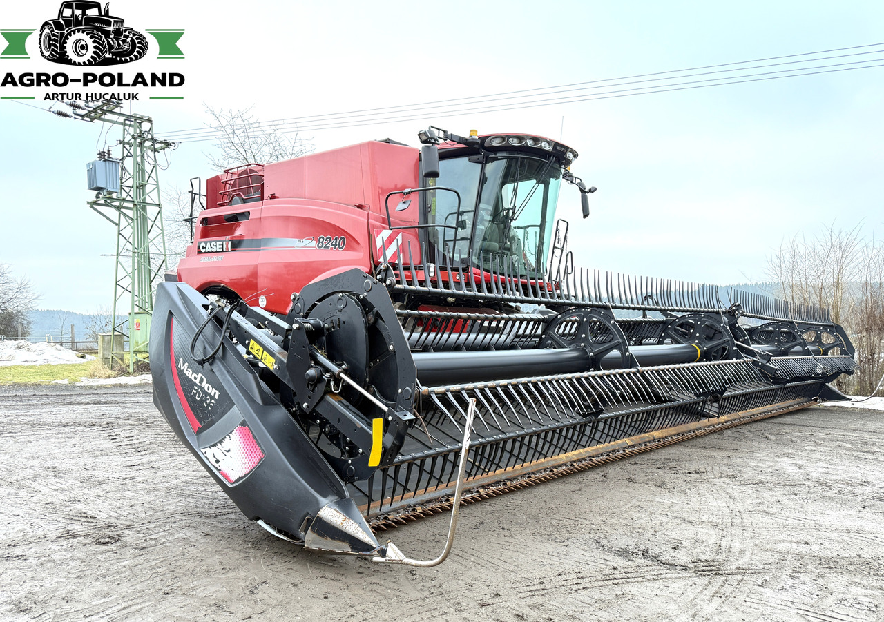 CASE IH 8240 AFS - 2018 ROK + MACDON FD 135 - 2018 ROK - Зерноуборочный комбайн: фото 1 CASE IH 8240 AFS - 2018 ROK + MACDON FD 135 - 2018 ROK - Зерноуборочный комбайн: фото 1