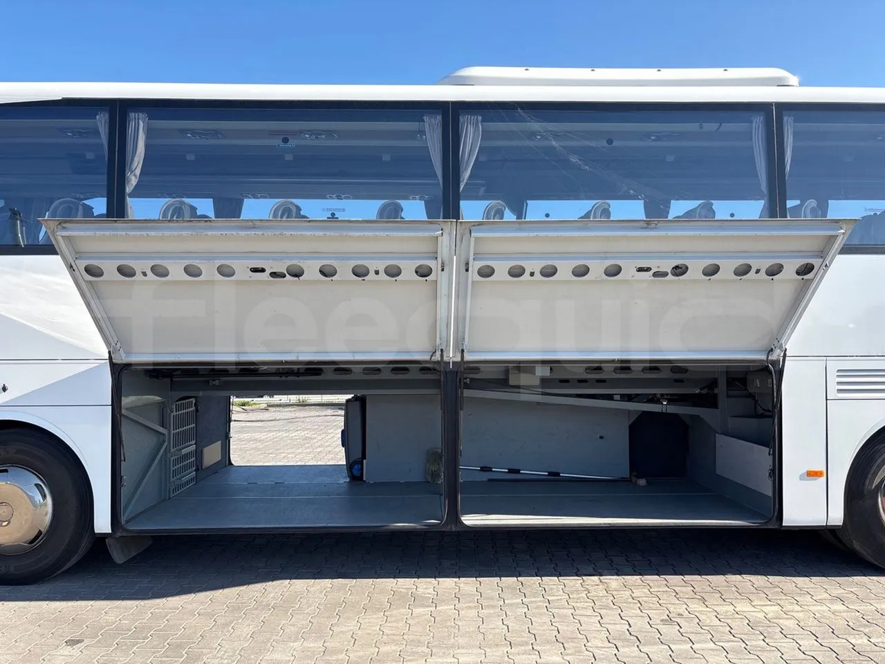 Туристический автобус Mercedes-Benz Tourismo: фото 7