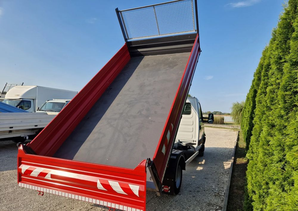 Iveco 35C15 3.0 - Малотоннажный самосвал: фото 4 Iveco 35C15 3.0 - Малотоннажный самосвал: фото 4