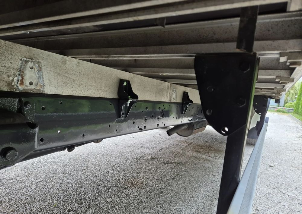 Iveco 65c17 70c17 50c15 3.0 170KM - Малотоннажный бортовой грузовик: фото 5 Iveco 65c17 70c17 50c15 3.0 170KM - Малотоннажный бортовой грузовик: фото 5