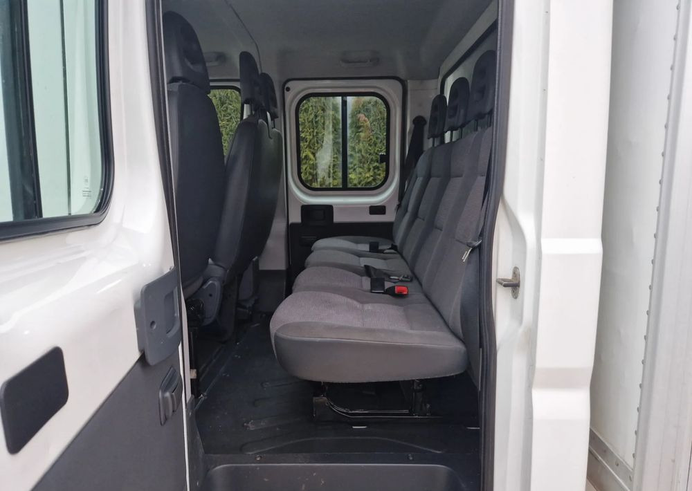 Грузопассажирский фургон Peugeot Boxer 3.0 160KM Brygadówka: фото 10 Грузопассажирский фургон Peugeot Boxer 3.0 160KM Brygadówka: фото 10