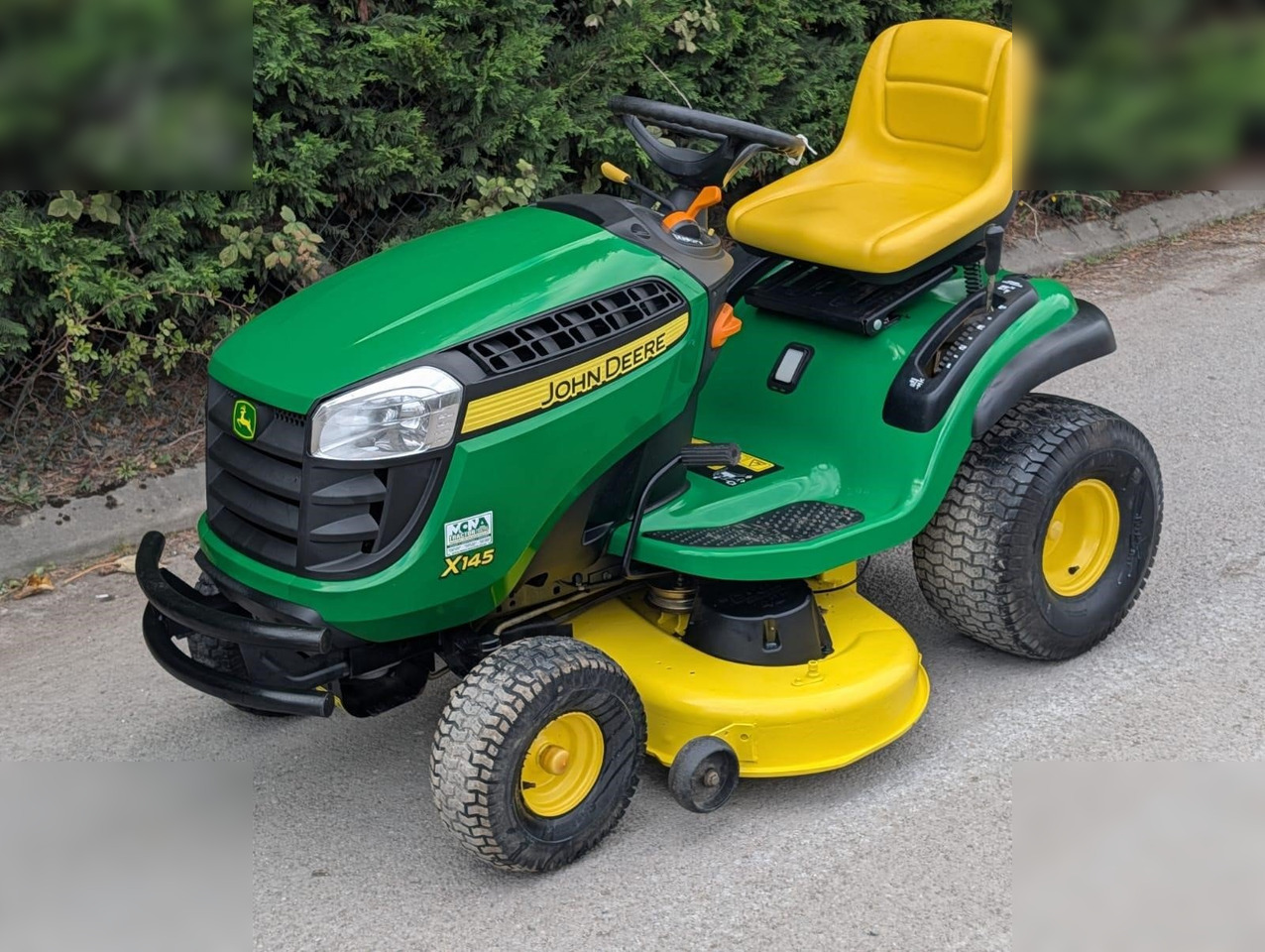 2011 JOHN DEERE X145 - Газонокосилка: фото 2 2011 JOHN DEERE X145 - Газонокосилка: фото 2