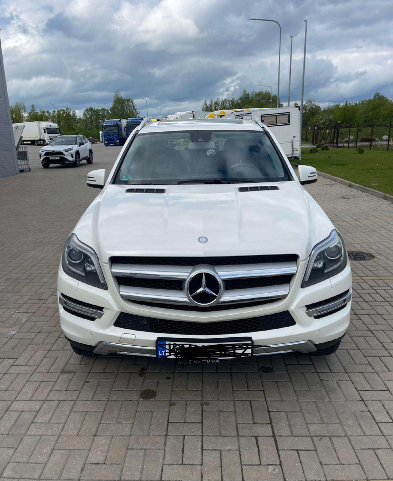 Mercedes-Benz GL350 - Внедорожник: фото 1 Mercedes-Benz GL350 - Внедорожник: фото 1