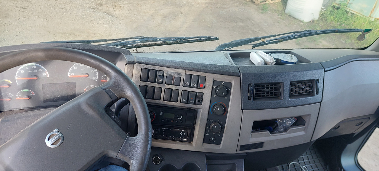 VOLVO FL280 - Грузовик с закрытым кузовом: фото 5 VOLVO FL280 - Грузовик с закрытым кузовом: фото 5