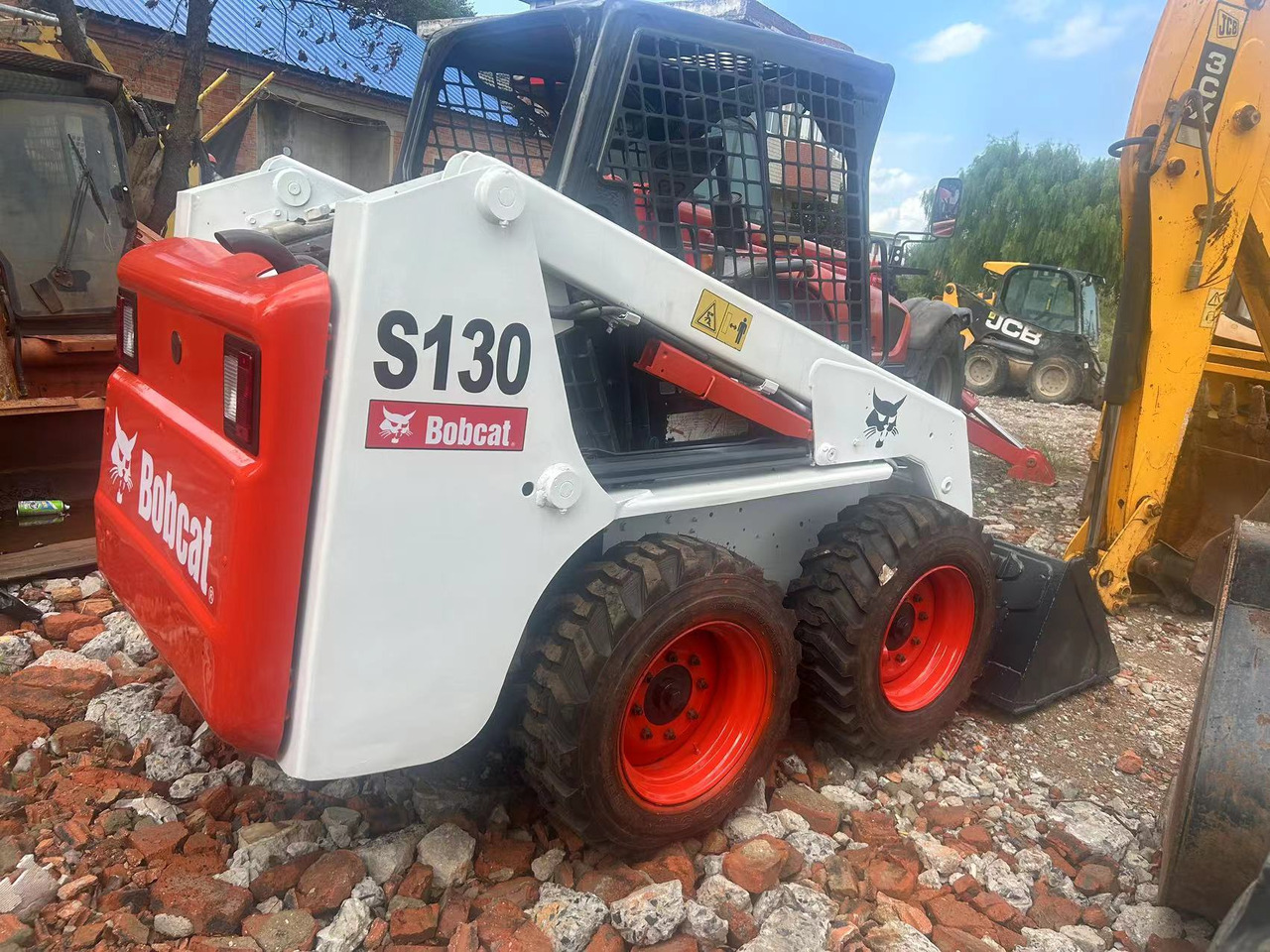 BOBCAT S130 skid steer loader Mining/Agriculture/Urban Construction - Мини-погрузчик с бортовым поворотом: фото 1 BOBCAT S130 skid steer loader Mining/Agriculture/Urban Construction - Мини-погрузчик с бортовым поворотом: фото 1