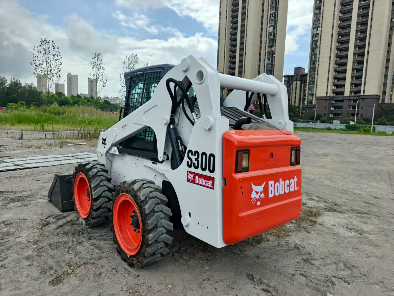 BOBCAT skid steer loader S300 Mining/Agriculture/Urban Construction - Мини-погрузчик с бортовым поворотом: фото 2 BOBCAT skid steer loader S300 Mining/Agriculture/Urban Construction - Мини-погрузчик с бортовым поворотом: фото 2