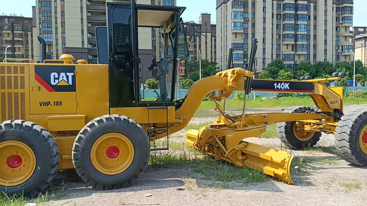 CATERPILLAR 140K used motor grader low price - Грейдер: фото 2 CATERPILLAR 140K used motor grader low price - Грейдер: фото 2