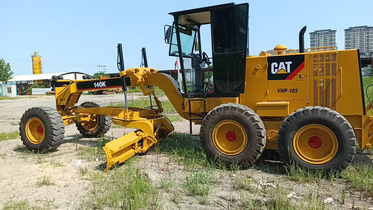 CATERPILLAR 140K used motor grader low price - Грейдер: фото 1 CATERPILLAR 140K used motor grader low price - Грейдер: фото 1
