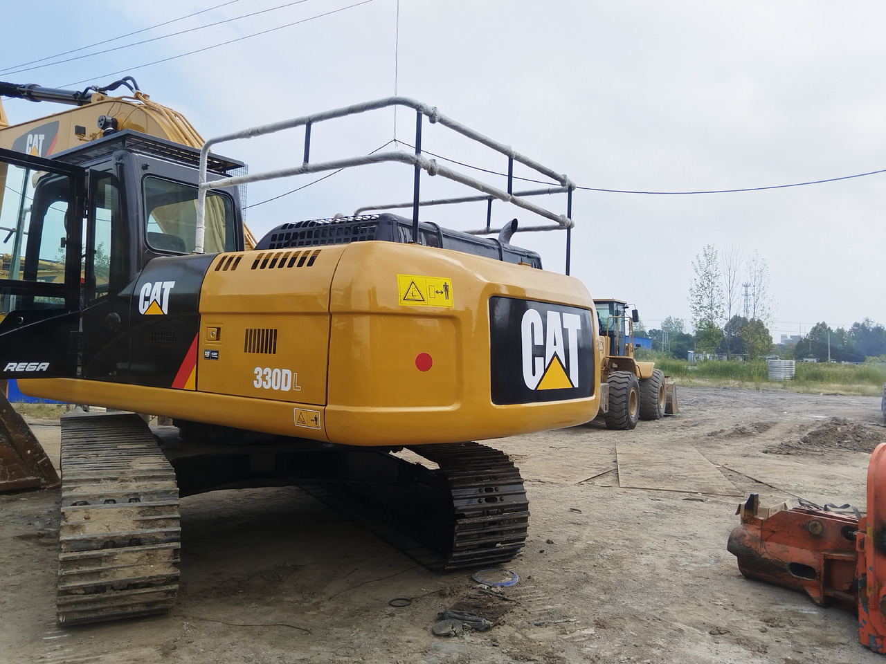 CATERPILLAR 330DL good condition 2024 30 ton excavator for sale - Гусеничный экскаватор: фото 4 CATERPILLAR 330DL good condition 2024 30 ton excavator for sale - Гусеничный экскаватор: фото 4
