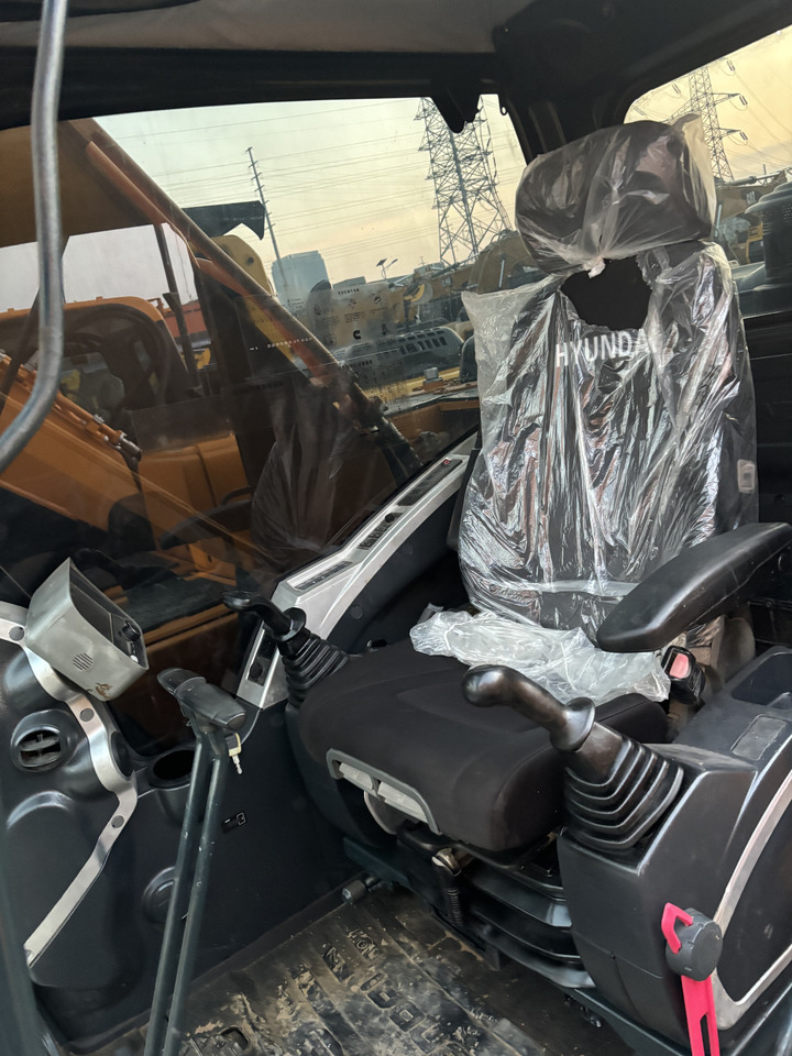 HYUNDAI 220LC—9S Hyundai 20 ton excavator in stock bucket hammer Customizable - Гусеничный экскаватор: фото 5 HYUNDAI 220LC—9S Hyundai 20 ton excavator in stock bucket hammer Customizable - Гусеничный экскаватор: фото 5