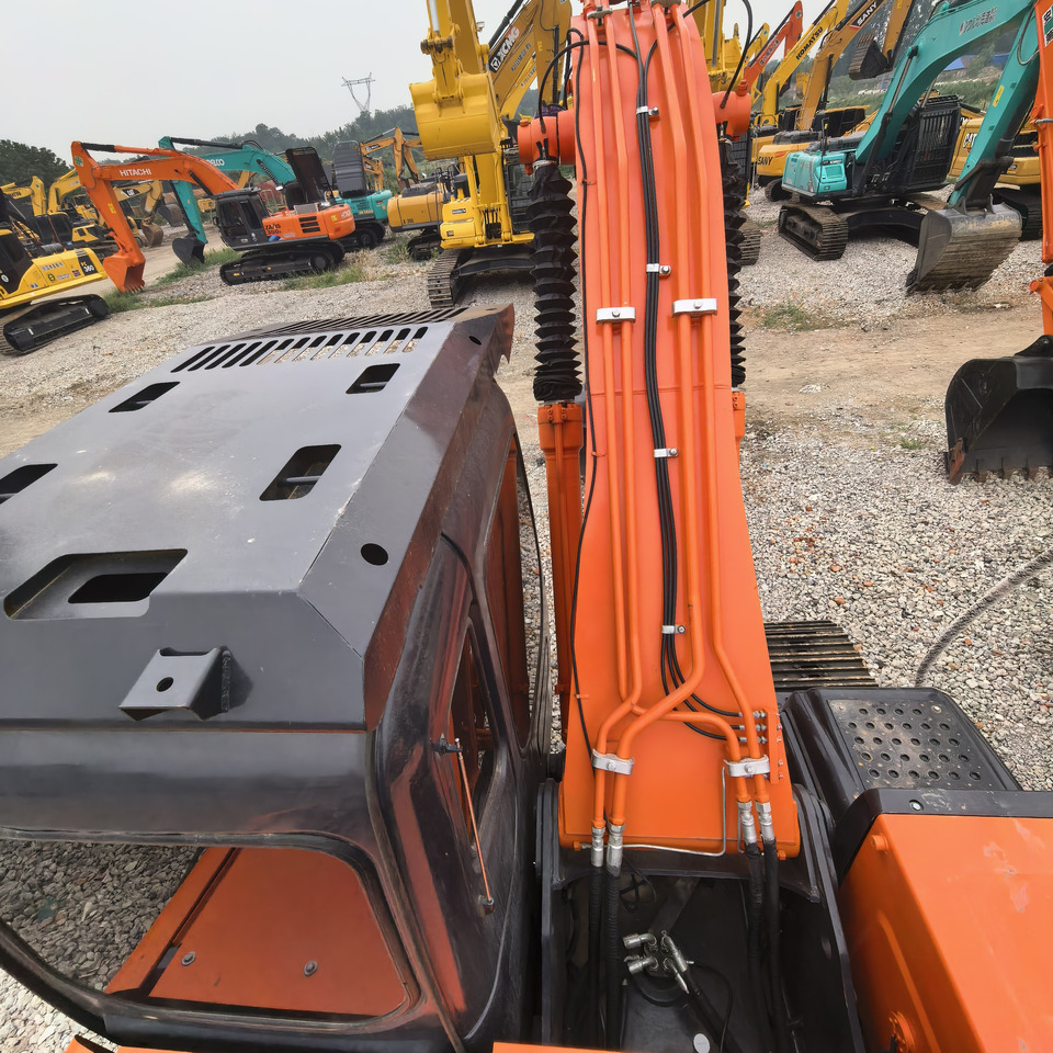 HYUNDAI zx200 japan original HYUNDAI 20 tons excavator - Гусеничный экскаватор: фото 5 HYUNDAI zx200 japan original HYUNDAI 20 tons excavator - Гусеничный экскаватор: фото 5