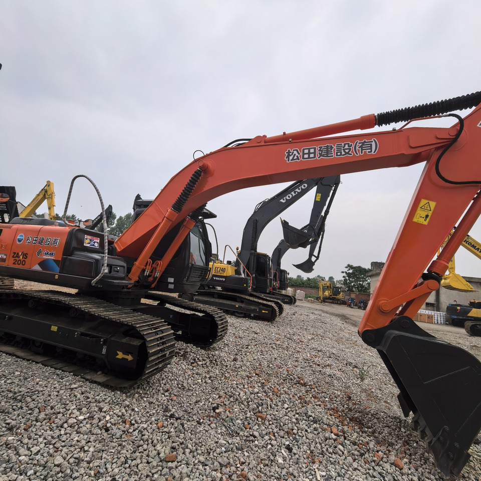 HYUNDAI zx200 japan original HYUNDAI 20 tons excavator - Гусеничный экскаватор: фото 3 HYUNDAI zx200 japan original HYUNDAI 20 tons excavator - Гусеничный экскаватор: фото 3
