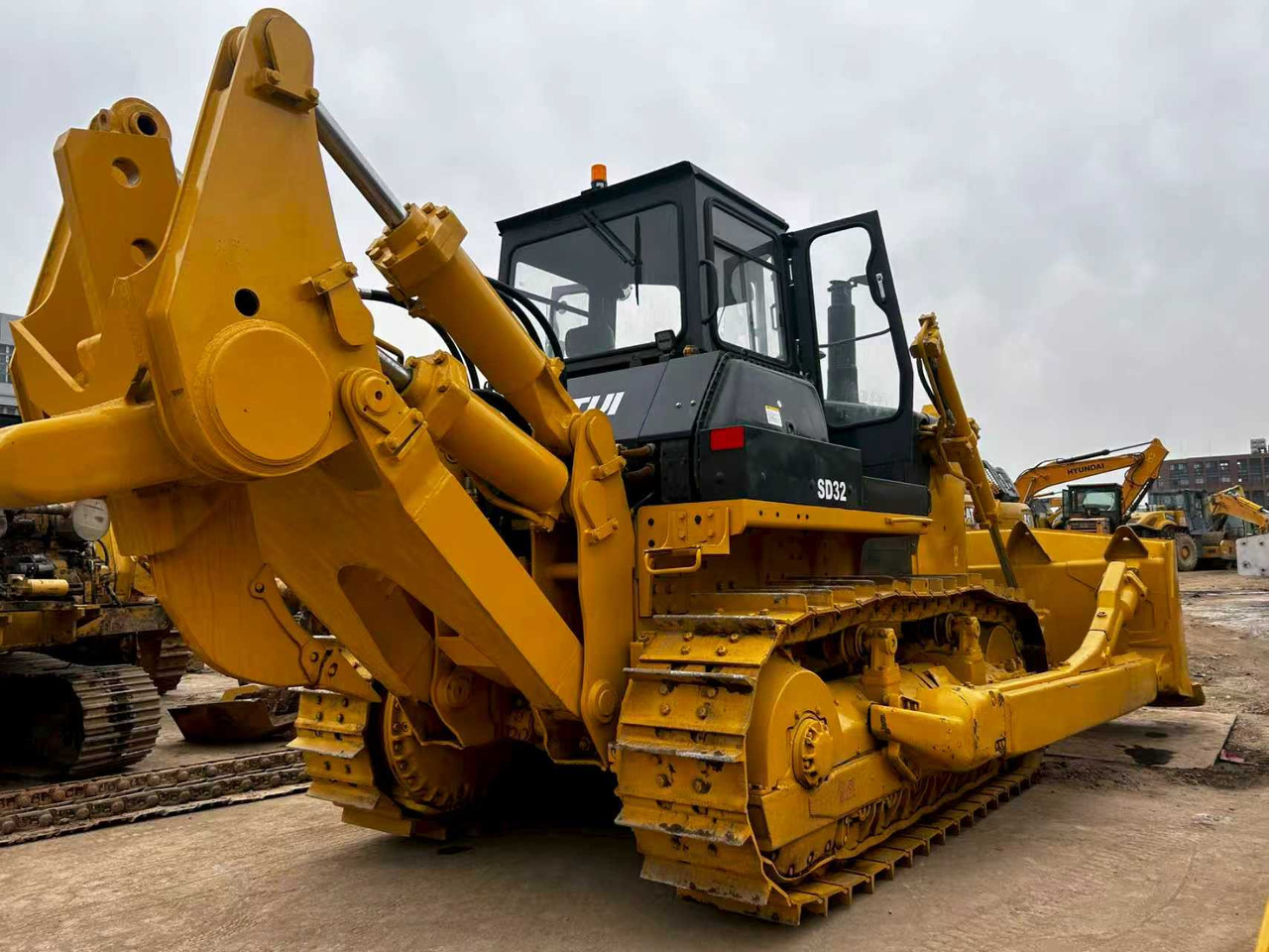 SHANTUI SD32 used bulldozer famous china brand for sale - Бульдозер: фото 5 SHANTUI SD32 used bulldozer famous china brand for sale - Бульдозер: фото 5