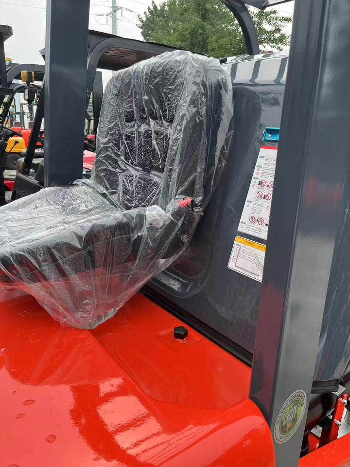 Heli brand new 2.5T diesel forklift(Clamp available) - Дизельный погрузчик: фото 3 Heli brand new 2.5T diesel forklift(Clamp available) - Дизельный погрузчик: фото 3