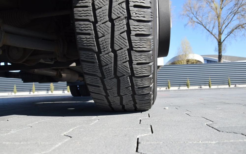 Iveco DAILY 70C18 / 3.0 - 180 KM / AUTOMAT HI-MATIC / 3 OSOBY / CHŁODNIA - MROŹNIA 4,55 M / AGREGAD FRIGOBLOCK / WINDA SORENSEN / KLIMA / TEMPOMAT / KAMERA COFANIA / REGULOWANE ZAWIESZENIE / SERWISOWA в лизинг Iveco DAILY 70C18 / 3.0 - 180 KM / AUTOMAT HI-MATIC / 3 OSOBY / CHŁODNIA - MROŹNIA 4,55 M / AGREGAD FRIGOBLOCK / WINDA SORENSEN / KLIMA / TEMPOMAT / KAMERA COFANIA / REGULOWANE ZAWIESZENIE / SERWISOWA: фото 13