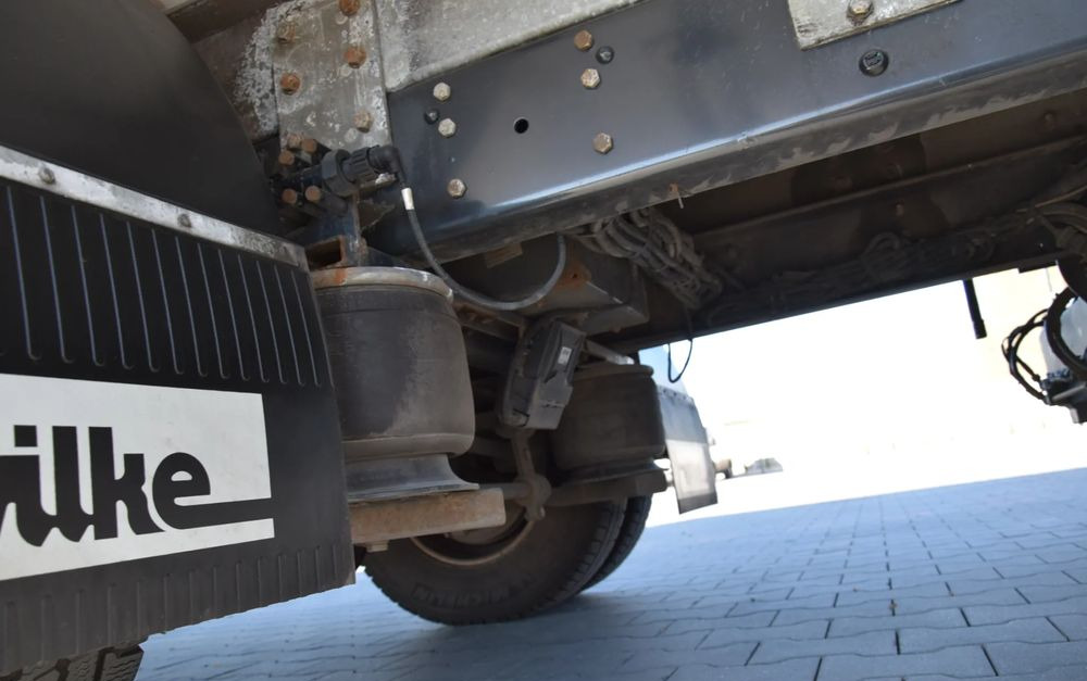 Iveco DAILY 70C18 / 3.0 - 180 KM / AUTOMAT HI-MATIC / 3 OSOBY / CHŁODNIA - MROŹNIA 4,55 M / AGREGAD FRIGOBLOCK / WINDA SORENSEN / KLIMA / TEMPOMAT / KAMERA COFANIA / REGULOWANE ZAWIESZENIE / SERWISOWA в лизинг Iveco DAILY 70C18 / 3.0 - 180 KM / AUTOMAT HI-MATIC / 3 OSOBY / CHŁODNIA - MROŹNIA 4,55 M / AGREGAD FRIGOBLOCK / WINDA SORENSEN / KLIMA / TEMPOMAT / KAMERA COFANIA / REGULOWANE ZAWIESZENIE / SERWISOWA: фото 16