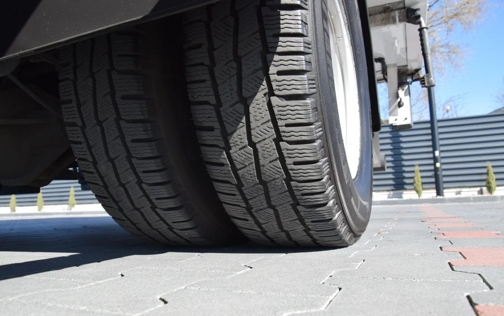 Iveco DAILY 70C18 / 3.0 - 180 KM / AUTOMAT HI-MATIC / 3 OSOBY / CHŁODNIA - MROŹNIA 4,55 M / AGREGAD FRIGOBLOCK / WINDA SORENSEN / KLIMA / TEMPOMAT / KAMERA COFANIA / REGULOWANE ZAWIESZENIE / SERWISOWA в лизинг Iveco DAILY 70C18 / 3.0 - 180 KM / AUTOMAT HI-MATIC / 3 OSOBY / CHŁODNIA - MROŹNIA 4,55 M / AGREGAD FRIGOBLOCK / WINDA SORENSEN / KLIMA / TEMPOMAT / KAMERA COFANIA / REGULOWANE ZAWIESZENIE / SERWISOWA: фото 15