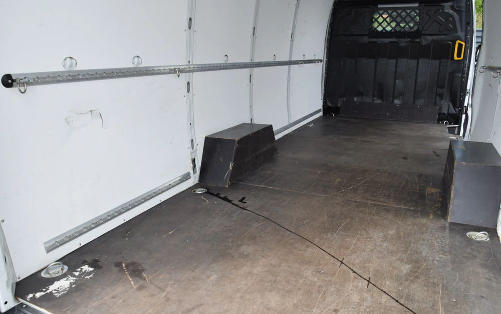 Цельнометаллический фургон Iveco DAILY MAXI 35S16 / 2.3 - 160 KM / AUTOMAT HI-MATIC / NOWY MODEL / 3 OSOBY / DOSTAWCZE / BLASZAK / KLIMA / 2023 / SERWISOWANY / SPROWADZONY Z NIEMIEC: фото 20