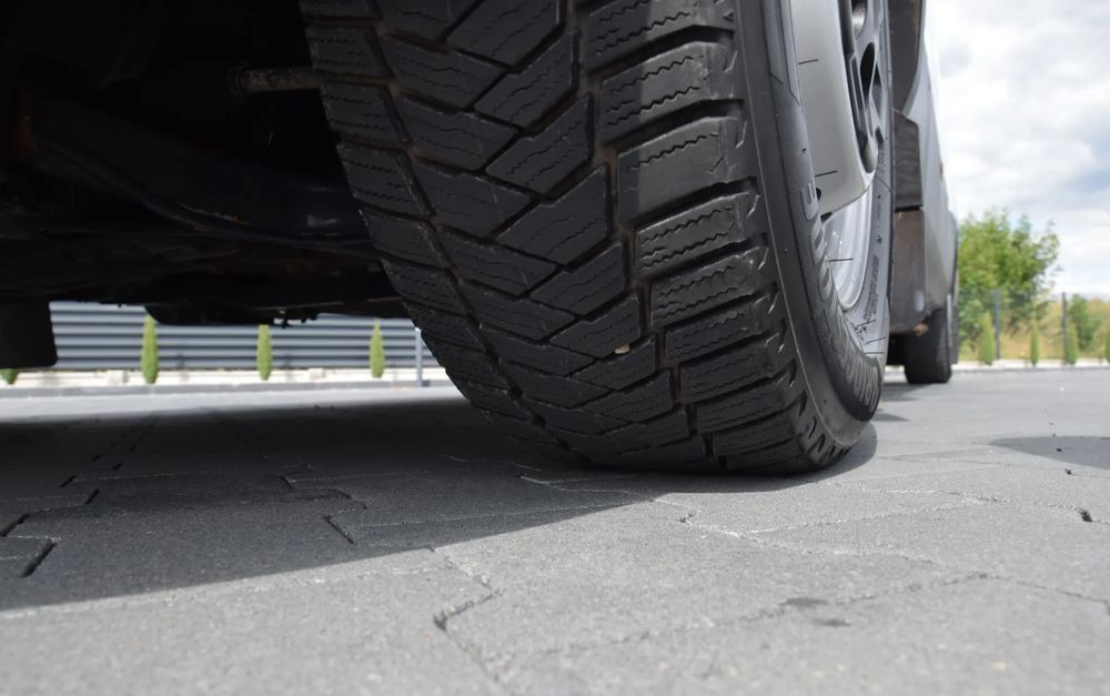 Цельнометаллический фургон Iveco DAILY MAXI 35S16 / 2.3 - 160 KM / AUTOMAT HI-MATIC / NOWY MODEL / 3 OSOBY / DOSTAWCZE / BLASZAK / KLIMA / 2023 / SERWISOWANY / SPROWADZONY Z NIEMIEC: фото 14