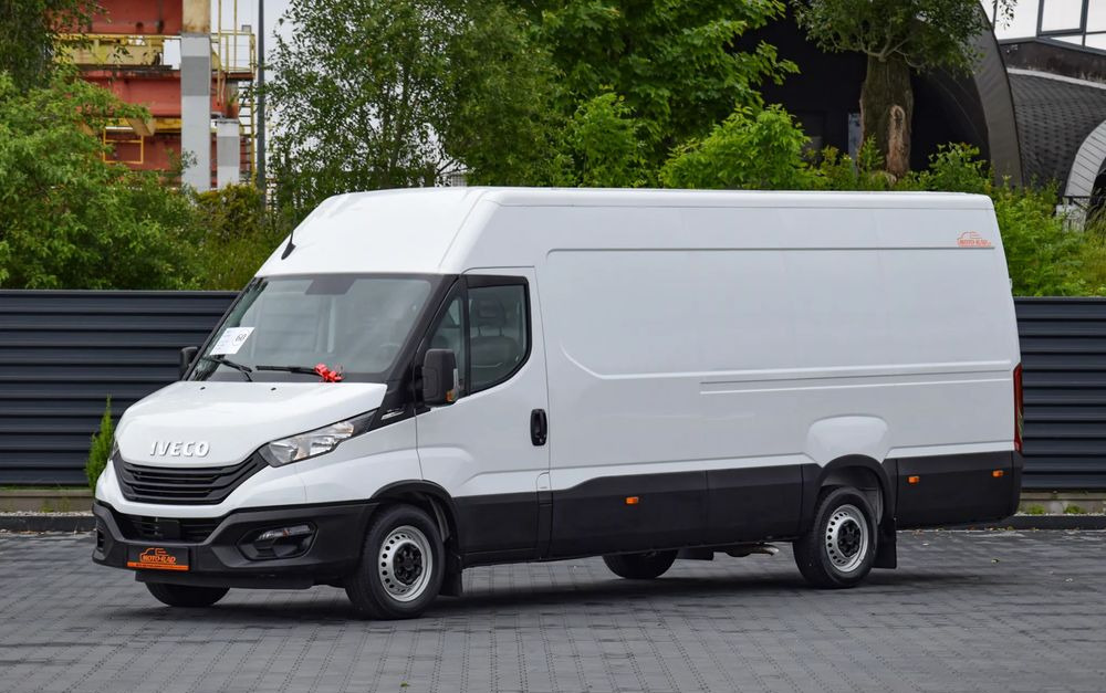 Iveco DAILY MAXI 35S16 / 2.3 - 160 KM / AUTOMAT HI-MATIC / NOWY MODEL / 3 OSOBY / DOSTAWCZE / BLASZAK / KLIMA / CZUJNIKI COFANIA / NISKI PRZEBIEG / 2022 / SERWISOWANY / Z NIEMIEC - Цельнометаллический фургон: фото 1 Iveco DAILY MAXI 35S16 / 2.3 - 160 KM / AUTOMAT HI-MATIC / NOWY MODEL / 3 OSOBY / DOSTAWCZE / BLASZAK / KLIMA / CZUJNIKI COFANIA / NISKI PRZEBIEG / 2022 / SERWISOWANY / Z NIEMIEC - Цельнометаллический фургон: фото 1
