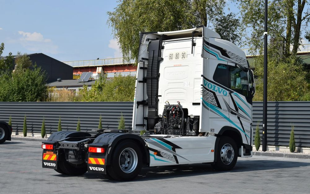 Volvo FH500 / EURO 6 / NOWY MODEL / KLIMATYZACJA POSTOJOWA / ACC / LEDY / 2 ZBIORNIKI / FULL SPILERY / 2023 / NISKI PRZEBIEG / SERWISOWANY / SPROWADZONY - Тягач: фото 4 Volvo FH500 / EURO 6 / NOWY MODEL / KLIMATYZACJA POSTOJOWA / ACC / LEDY / 2 ZBIORNIKI / FULL SPILERY / 2023 / NISKI PRZEBIEG / SERWISOWANY / SPROWADZONY - Тягач: фото 4