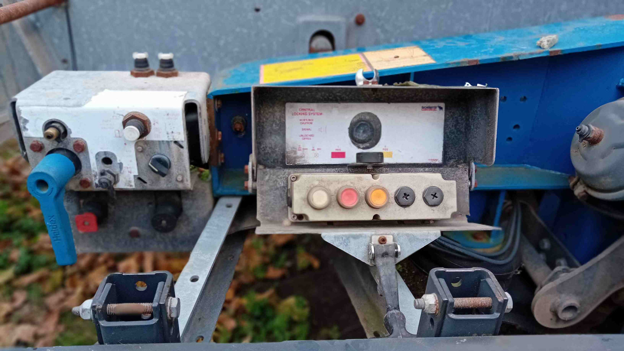 Полуприцеп-контейнеровоз/ Сменный кузов Для транспортировки контейнеров SCHMITZ CARGOBULL châssis porte-conteneur semi-remorque Os  - type SGF*3 - adaptable pour conteneur 20' et 40': фото 6