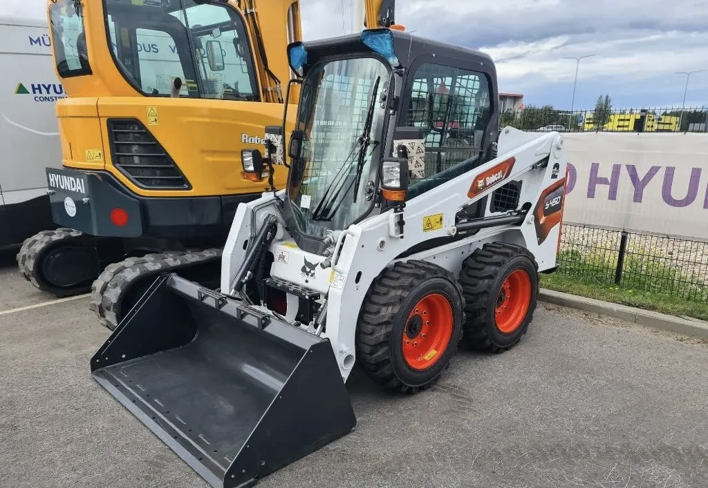 BOBCAT S450 - Мини-погрузчик с бортовым поворотом: фото 5 BOBCAT S450 - Мини-погрузчик с бортовым поворотом: фото 5