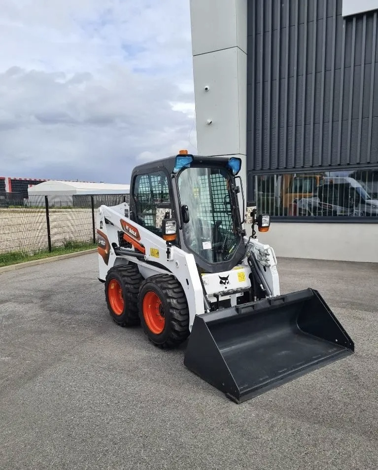 BOBCAT S450 - Мини-погрузчик с бортовым поворотом: фото 2 BOBCAT S450 - Мини-погрузчик с бортовым поворотом: фото 2