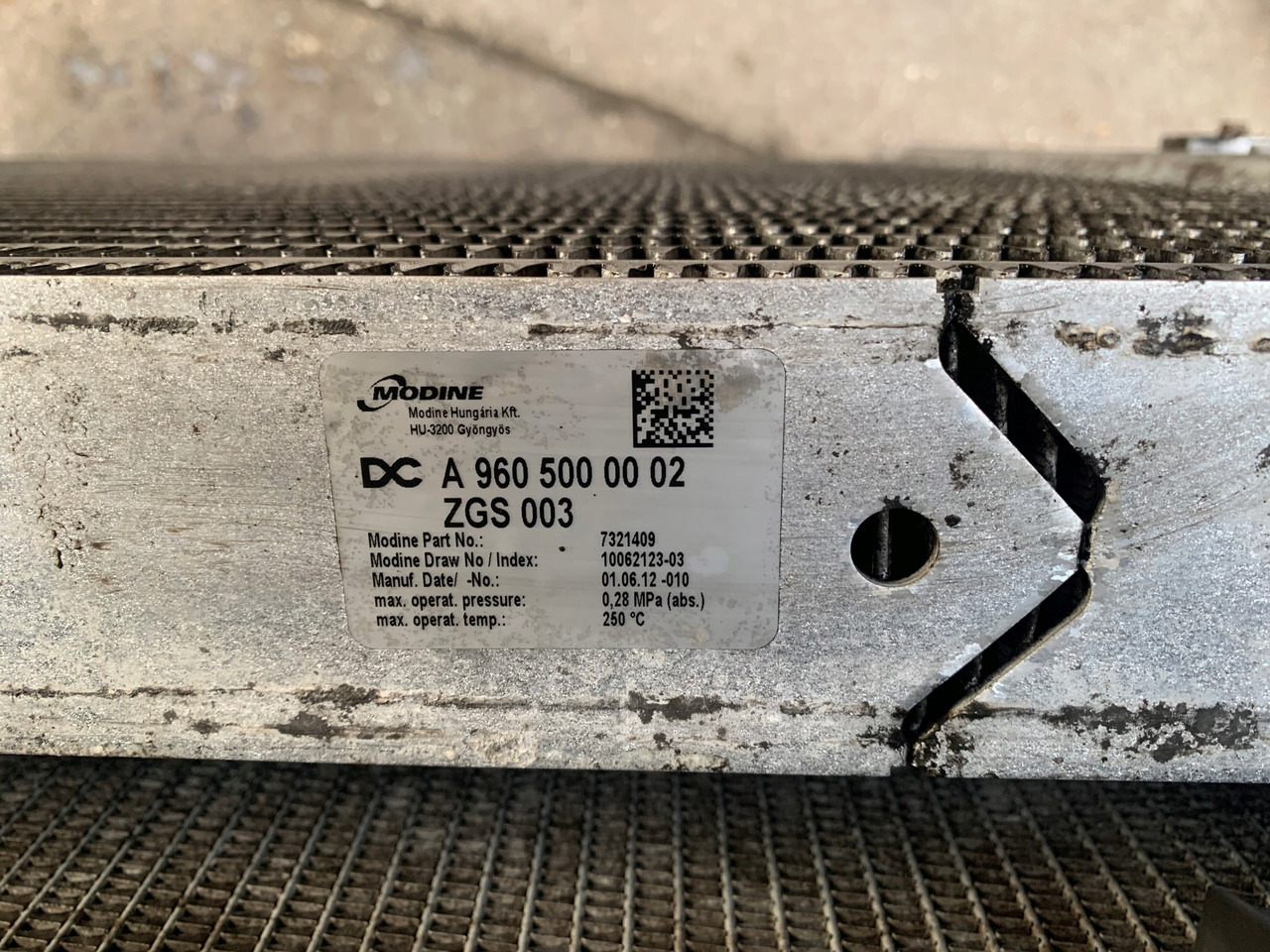 CHŁODNICA WODY POWIETRZA MERCEDES ACTROS MP4 MP 4 - Радиатор для Грузовиков: фото 3 CHŁODNICA WODY POWIETRZA MERCEDES ACTROS MP4 MP 4 - Радиатор для Грузовиков: фото 3