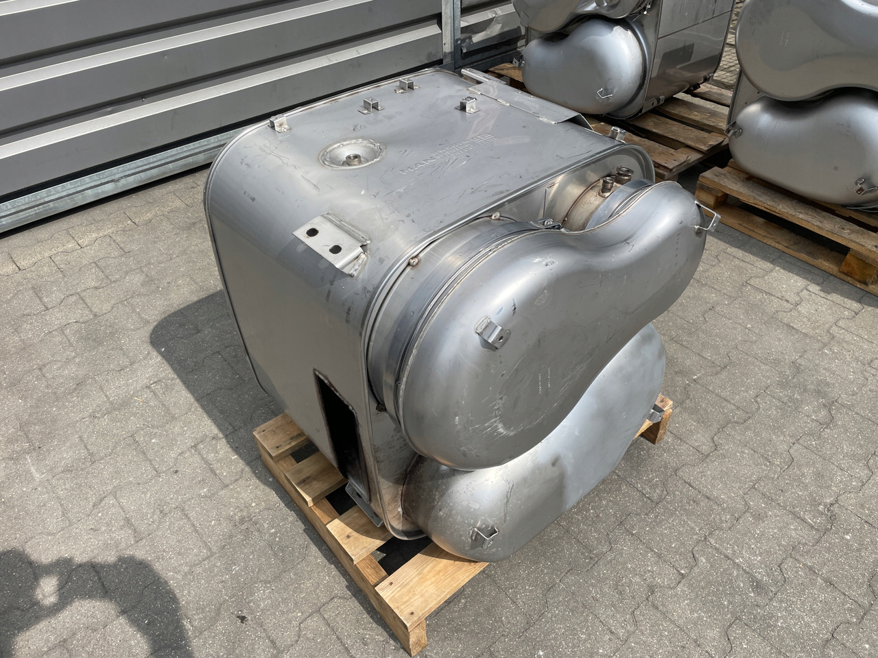 KATALIZATOR MAN TGX TGS EURO 6 DPF TŁUMIK WYDECH 81151036101 - Катализатор для Грузовиков: фото 3 KATALIZATOR MAN TGX TGS EURO 6 DPF TŁUMIK WYDECH 81151036101 - Катализатор для Грузовиков: фото 3