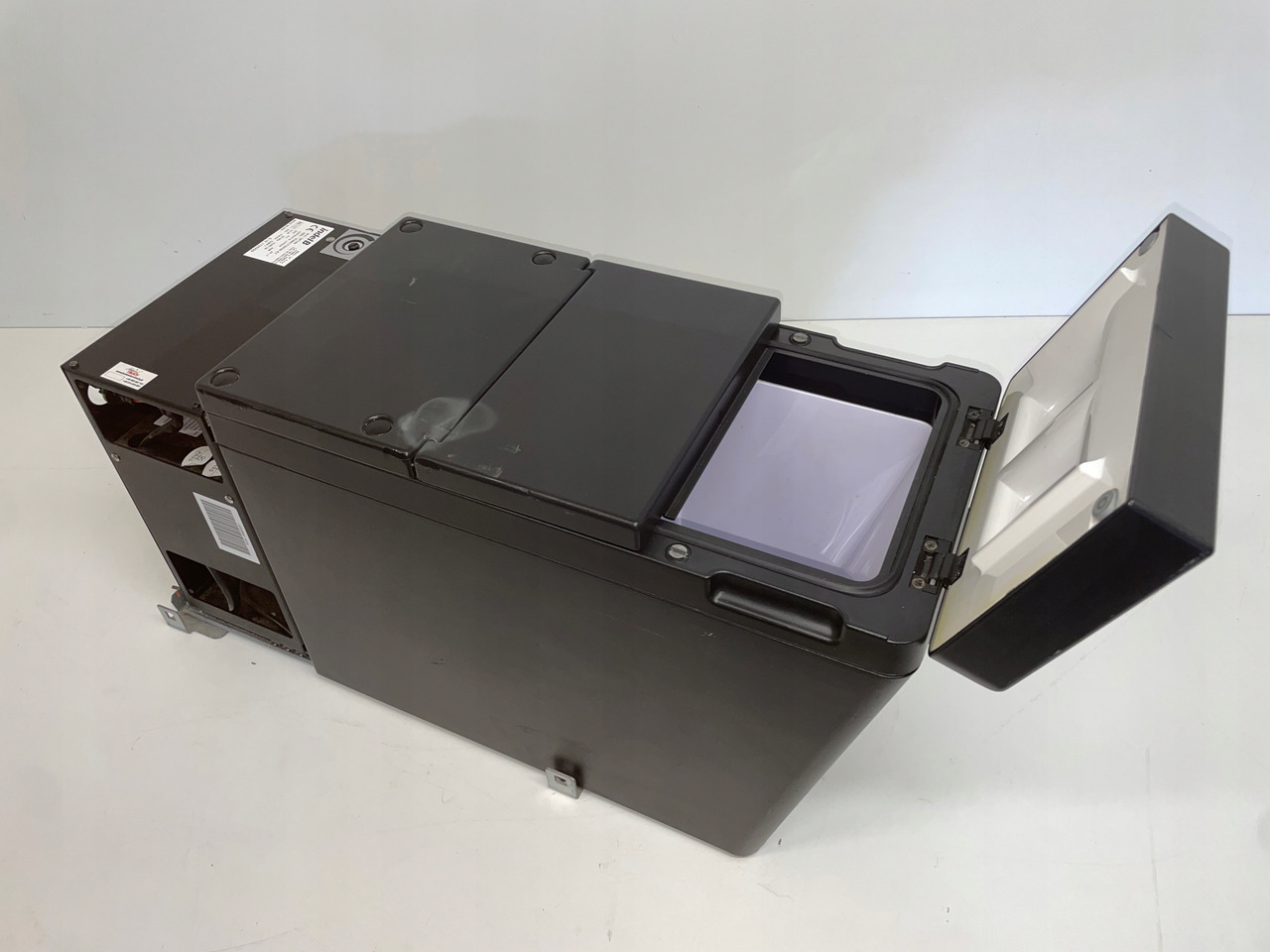 LODÓWKA CHŁODZIARKA IVECO STRALIS INTEL B 504195453 - Кабина и интерьер для Грузовиков: фото 3 LODÓWKA CHŁODZIARKA IVECO STRALIS INTEL B 504195453 - Кабина и интерьер для Грузовиков: фото 3