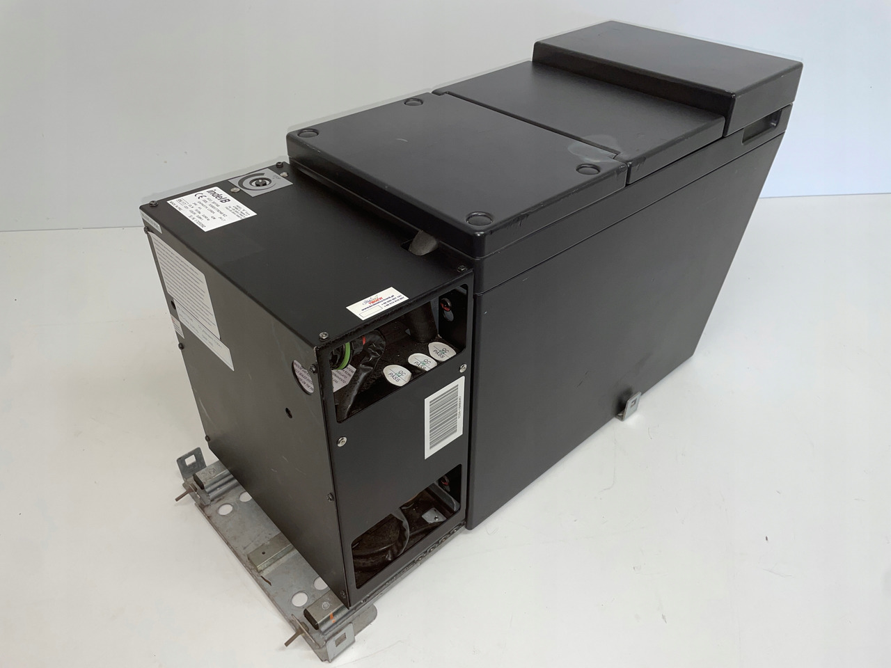 LODÓWKA CHŁODZIARKA IVECO STRALIS INTEL B 504195453 - Кабина и интерьер для Грузовиков: фото 5 LODÓWKA CHŁODZIARKA IVECO STRALIS INTEL B 504195453 - Кабина и интерьер для Грузовиков: фото 5