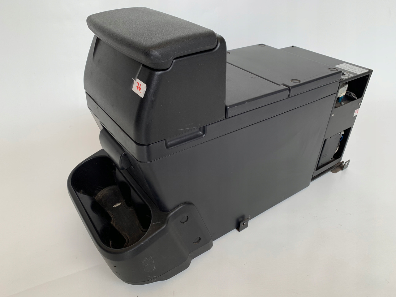 LODÓWKA IVECO STRALIS HI-WAY HIWAY NR 74 - Приборная панель для Грузовиков: фото 1 LODÓWKA IVECO STRALIS HI-WAY HIWAY NR 74 - Приборная панель для Грузовиков: фото 1