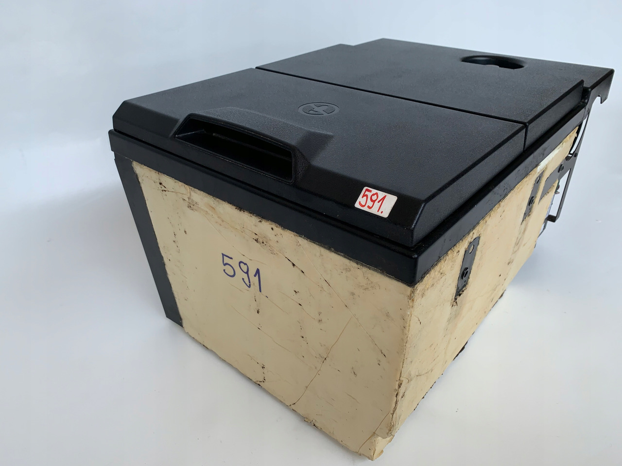 LODÓWKA RENAULT RANGE NR 591 - Кабина и интерьер для Грузовиков: фото 1 LODÓWKA RENAULT RANGE NR 591 - Кабина и интерьер для Грузовиков: фото 1