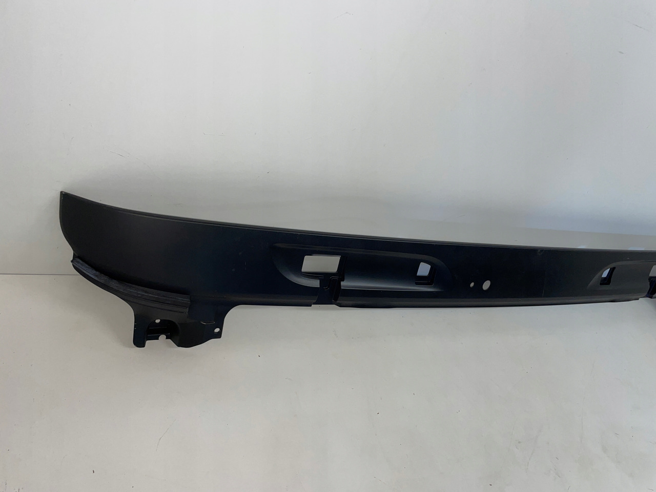 PODSZYBIE OSŁONA MASKOWNICA DAF CF 1980795 - Ветровое стекло для Грузовиков: фото 2 PODSZYBIE OSŁONA MASKOWNICA DAF CF 1980795 - Ветровое стекло для Грузовиков: фото 2