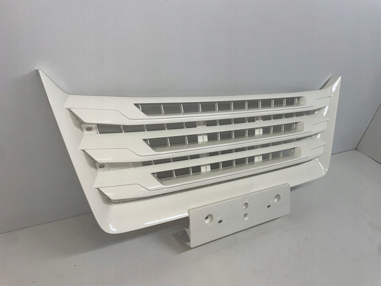 ŚRODKOWY GRILL ZDERZAKA MAN TGX TG3 TGX 3 ATRAPA 81416146085 - Решётка радиатора для Грузовиков: фото 2 ŚRODKOWY GRILL ZDERZAKA MAN TGX TG3 TGX 3 ATRAPA 81416146085 - Решётка радиатора для Грузовиков: фото 2