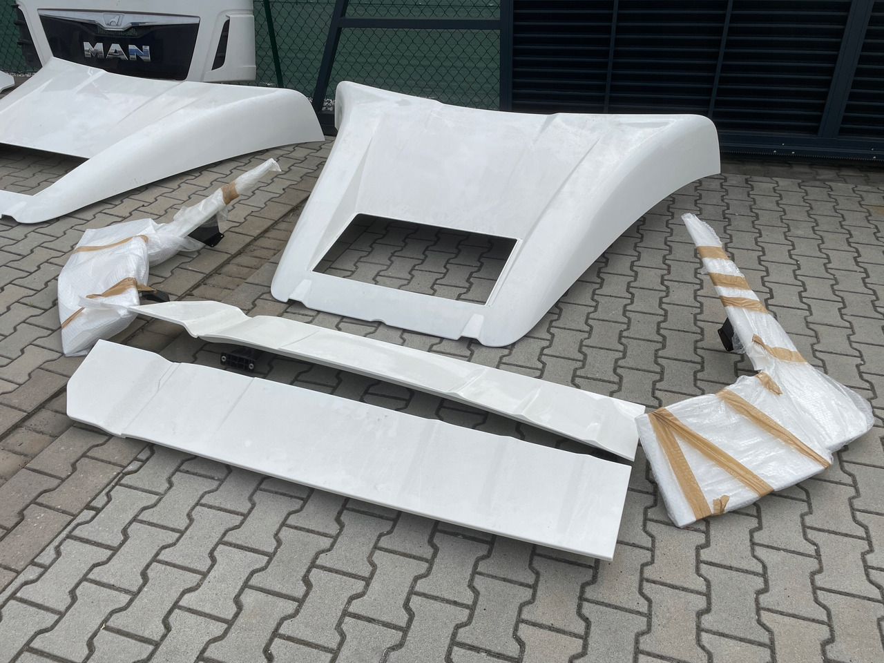 Spoiler Zakabinowy Górny Boczny Spoilery Zakabinowe Man TGX3 TG3 TGX 3 - Аэродинамика/ Спойлеры для Грузовиков: фото 2 Spoiler Zakabinowy Górny Boczny Spoilery Zakabinowe Man TGX3 TG3 TGX 3 - Аэродинамика/ Спойлеры для Грузовиков: фото 2